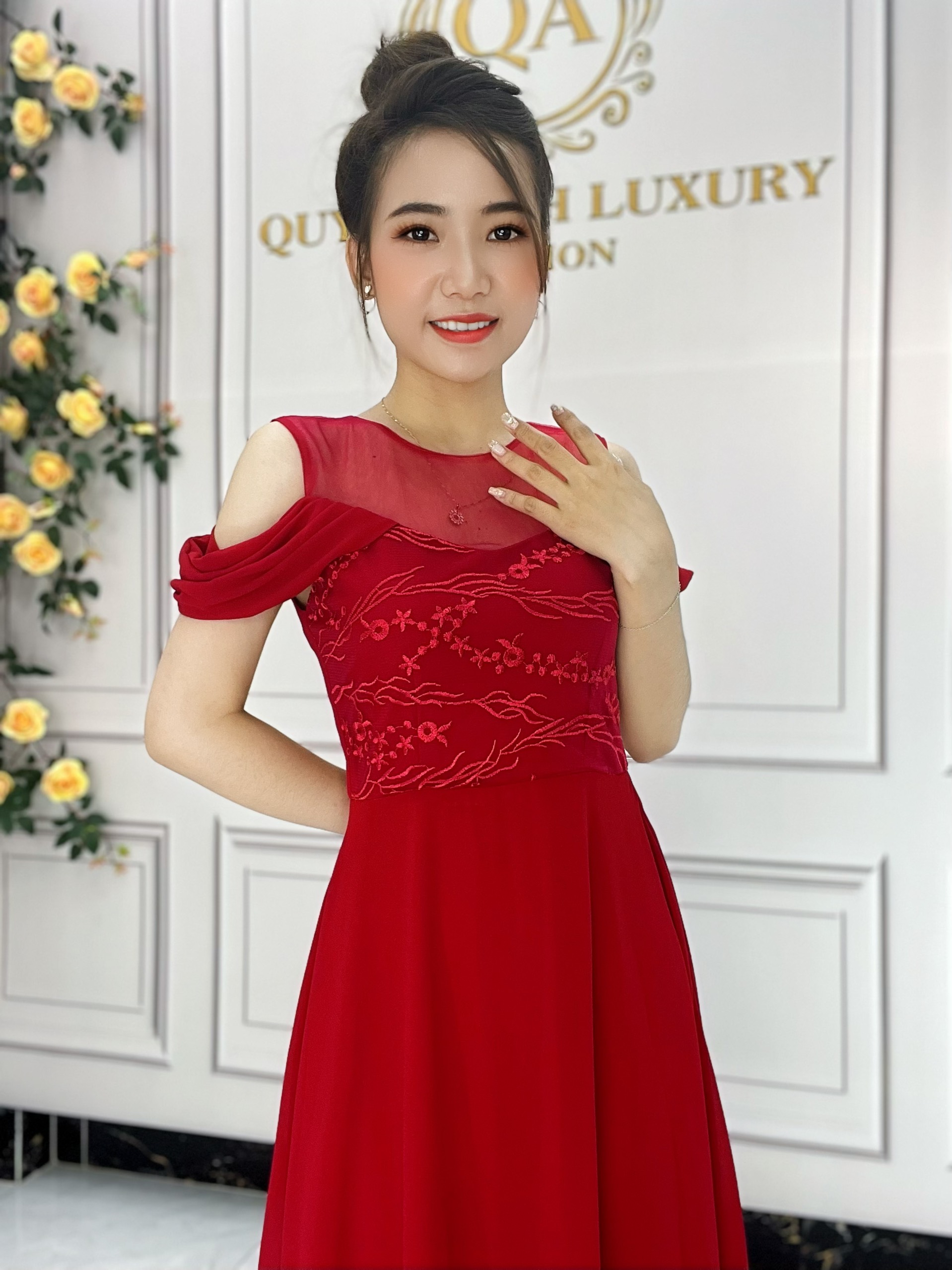 Đầm Quỳnh Anh Luxury Fashion