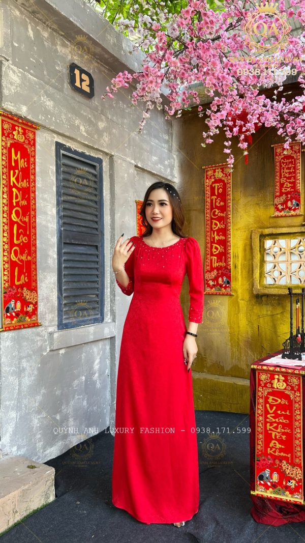 Áo Dài Đỏ Truyền Thống Gấm Hoàng Gia Cổ Tròn Tay Lỡ Cao Cấp Kora Dress