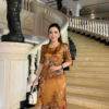 Đầm Suông Hoa 3D Tone Vàng Đồng Cổ Tròn Cao Cấp Olwen Dress