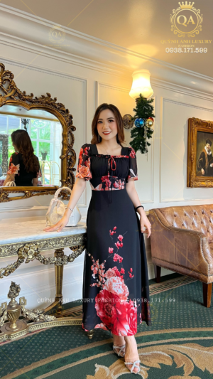 Đầm Xoè Hoa 3D Đen Vuông Dập Ly Tay Loe Voan Cao Cấp Sandra Dress