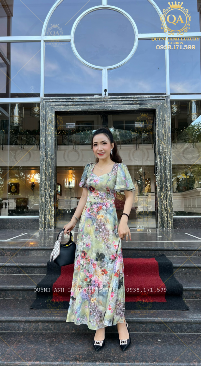 Đầm Xoè Hoa Xanh Ngọc Cổ V Tay Loe Lụa Ánh Kim Cao Cấp Larissa Dress
