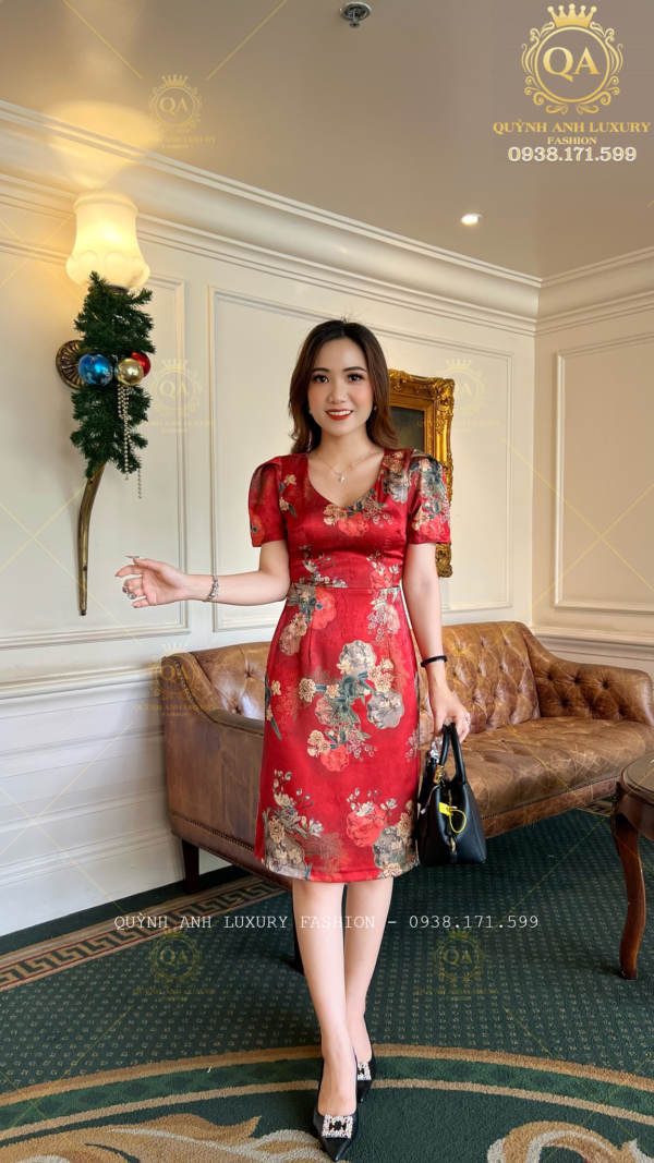 Váy Đầm Suông Hoa 3D Tone Đỏ Cổ Tim Lụa Vân Pháp Cao Cấp Mabel Dress