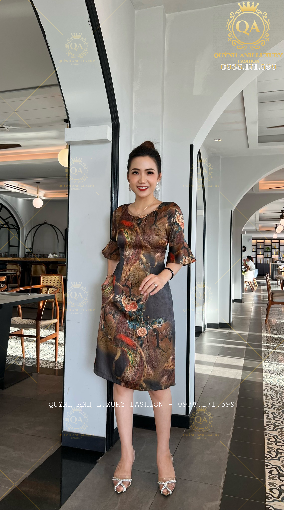 vay-dam-suong-hoa-3d-tone-nau-loe-cao-cap-vera-dress-10 Váy Đầm Suông Hoa 3D Tone Nâu Loe Cao Cấp Vera Dress