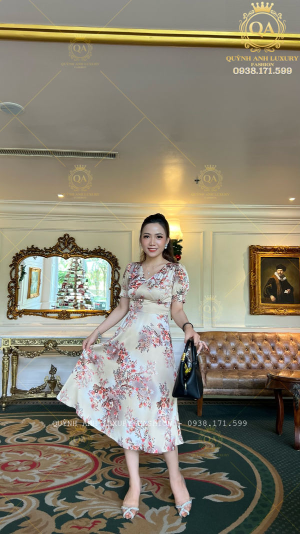 Đầm Xoè Hoa Tone Kem Cổ V Tay Phồng Lụa Ánh Kim Cao Cấp Lealia Dress
