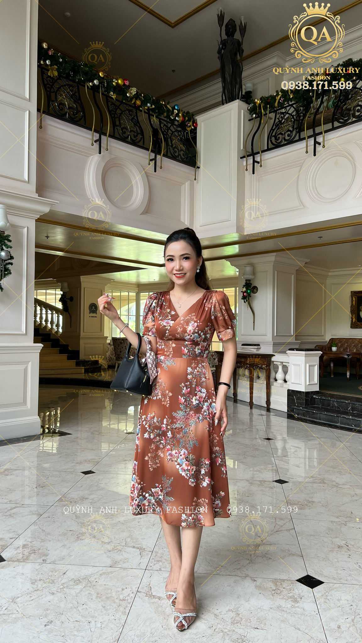 Đầm Xoè Hoa Tone Nâu Cổ V Tay Phồng Lụa Ánh Kim Cao Cấp Lealia Dress