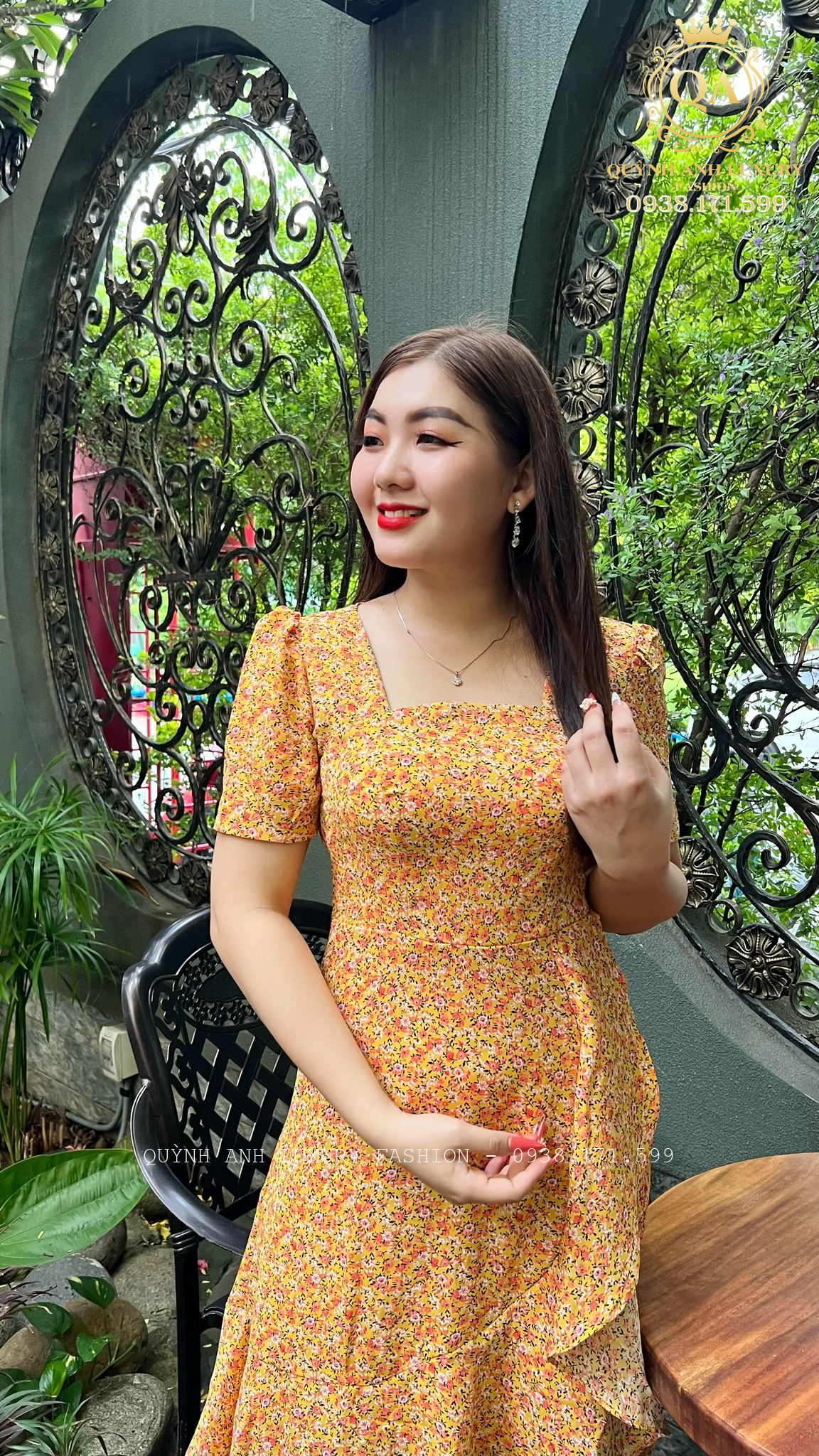 vay-voan-hoa-nhi-vang-hoa-hong-dao-pho-ngay-he-sieu-xinh-hazel-dress-qa6828-4 Váy Voan Hoa Nhí Vàng Hoa Hồng Dạo Phố Ngày Hè Siêu Xinh Hazel Dress QA6828