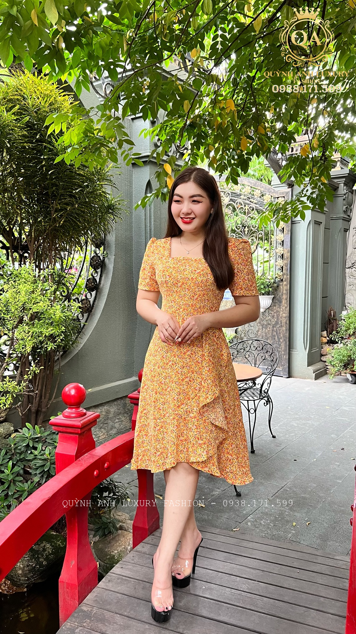 vay-voan-hoa-nhi-vang-hoa-hong-dao-pho-ngay-he-sieu-xinh-hazel-dress-qa6828-5 Váy Voan Hoa Nhí Vàng Hoa Hồng Dạo Phố Ngày Hè Siêu Xinh Hazel Dress QA6828