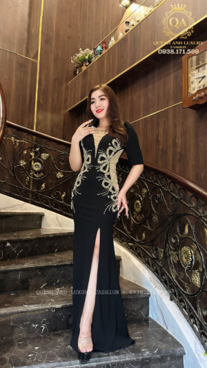 Đầm Dạ Hội Đuôi Cá Xẻ Tà Tone Đen Đính Đá Sang Trọng Sophia Dress