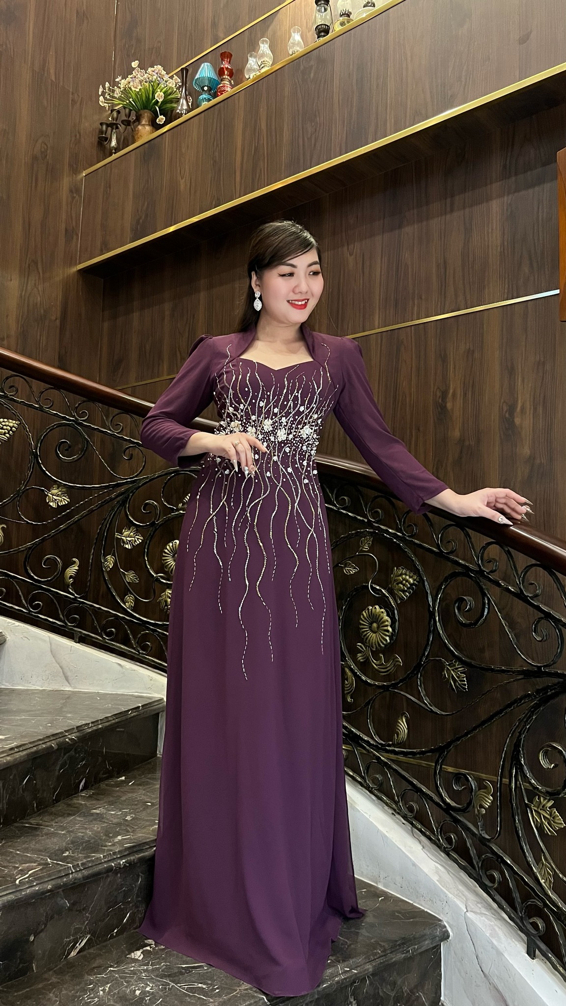 Bộ sưu tập áo dài dạ hội trẻ trung của Quỳnh Anh Luxury Fashion