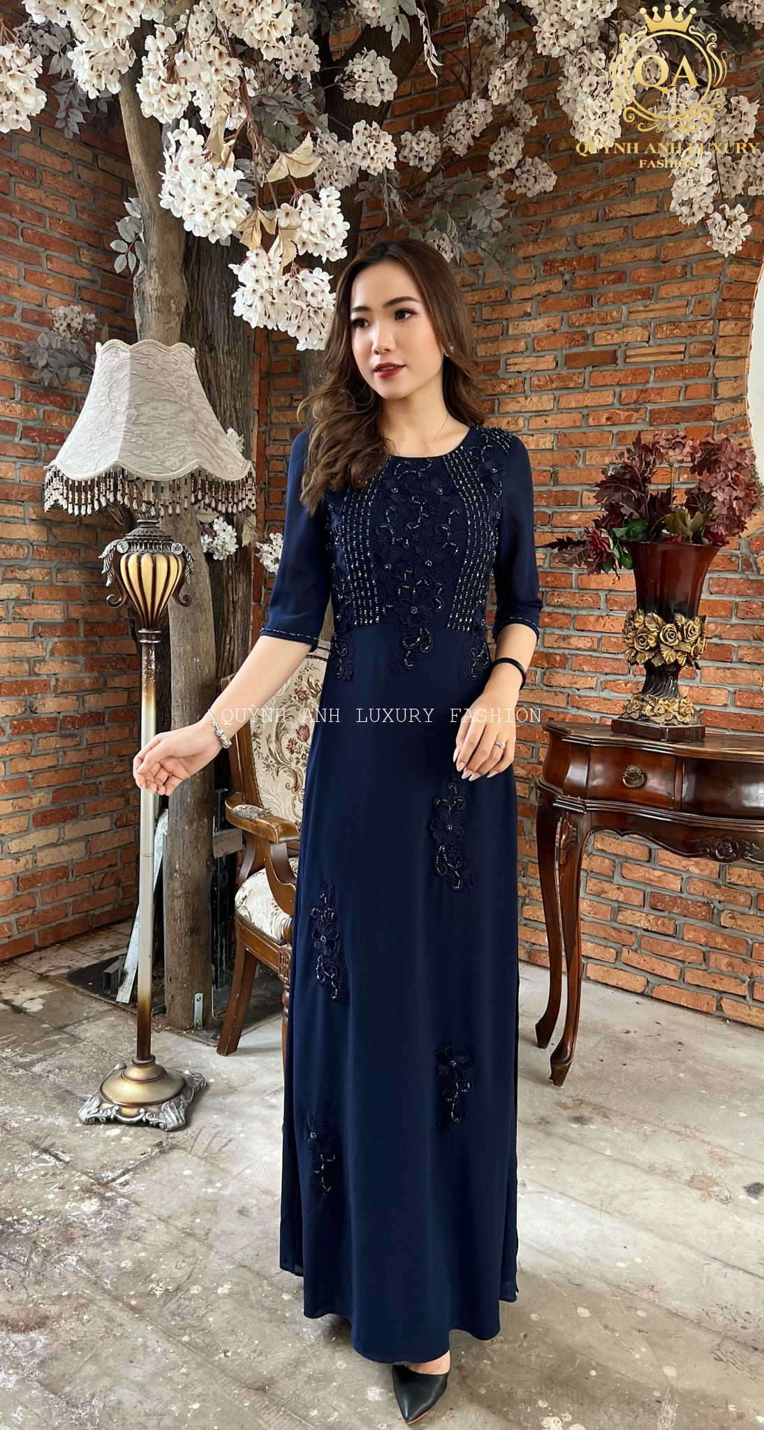 Chất lượng "miễn chê"  của áo dài bà sui của Quỳnh Anh Luxury Fashion