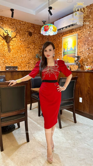 Đầm Body Dự Tiệc Đỏ Cổ Vuông Kết Đá Ngọc Trai Cao Cấp Celina Dress