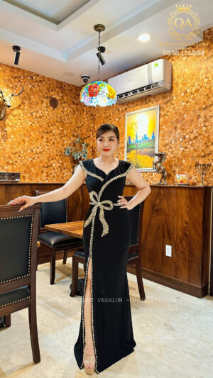 Đầm Dạ Hội Xẻ Tà Đen Kết Nơ Đá Trễ Vai Katy Dress