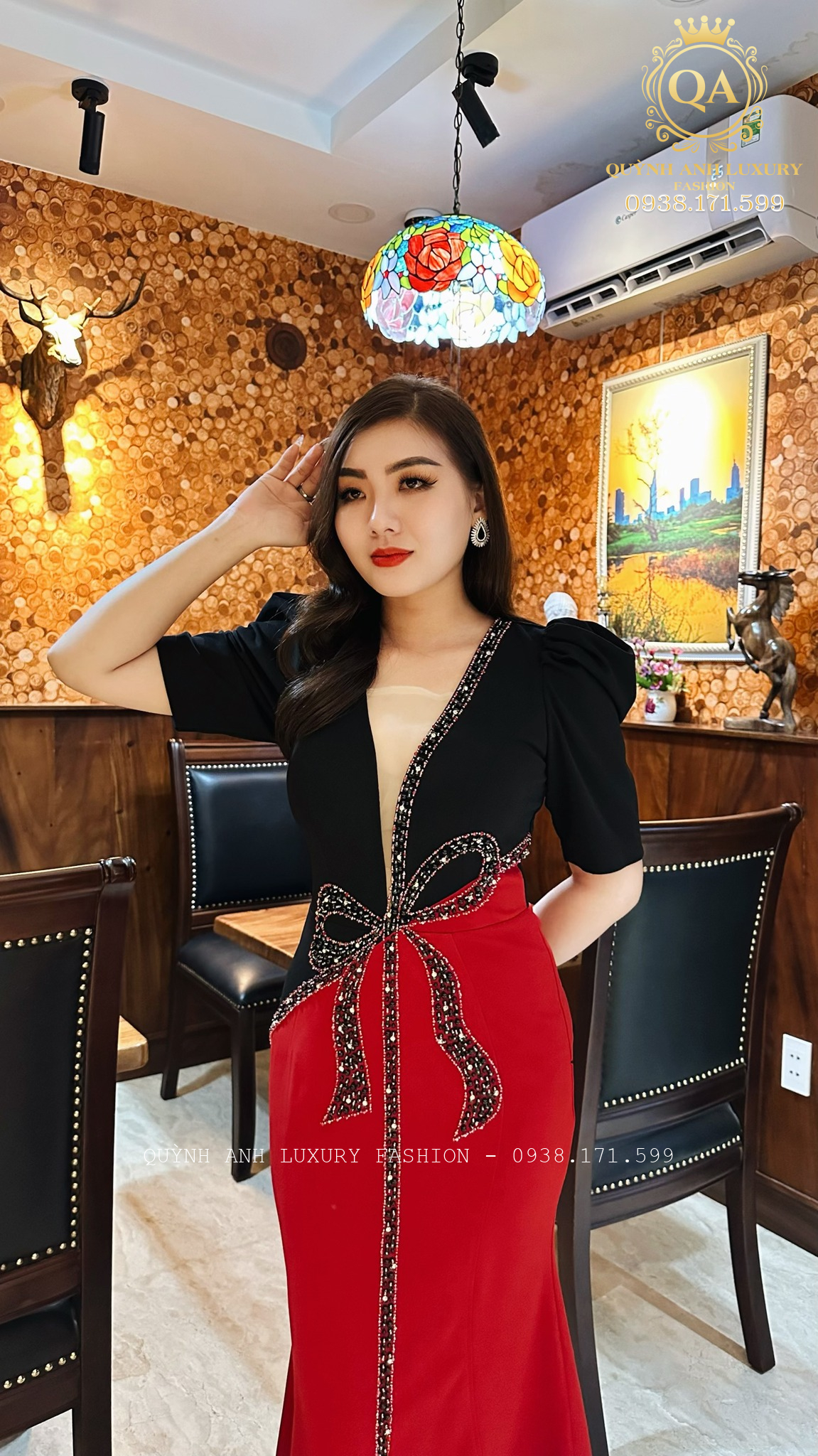 Đầm Body Cổ V Phối Màu Đen Đỏ Đính Đá Lisa Dress