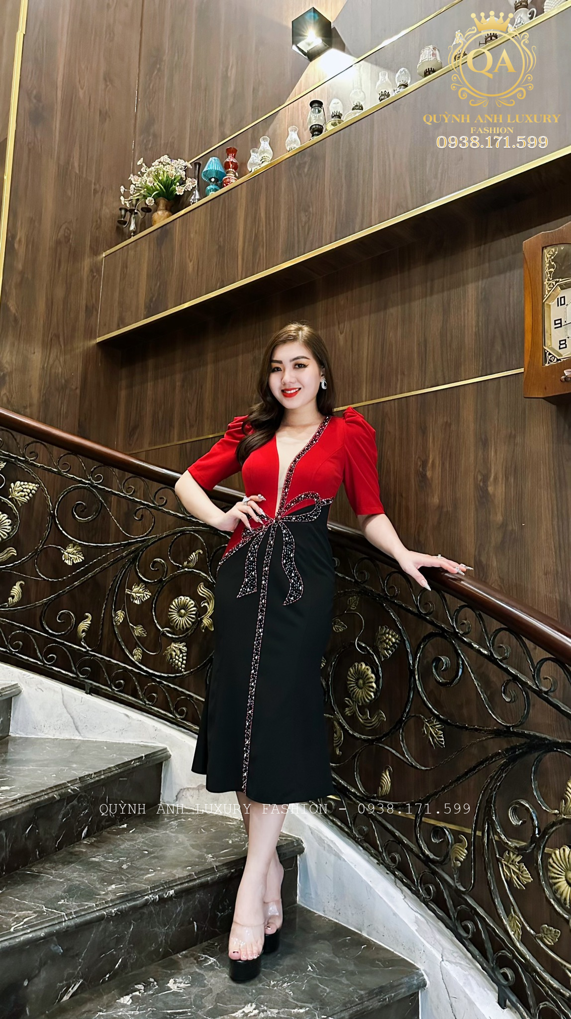 Đầm Body Cổ V Phối Màu Đỏ Đen Đính Đá Lisa Dress