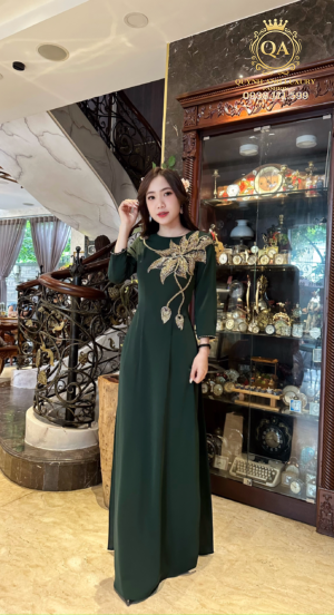 Áo Dài Truyền Thống Đính Đá Pha Lê Kiểu Hoa Sen Màu Xanh Rêu Uri Dress