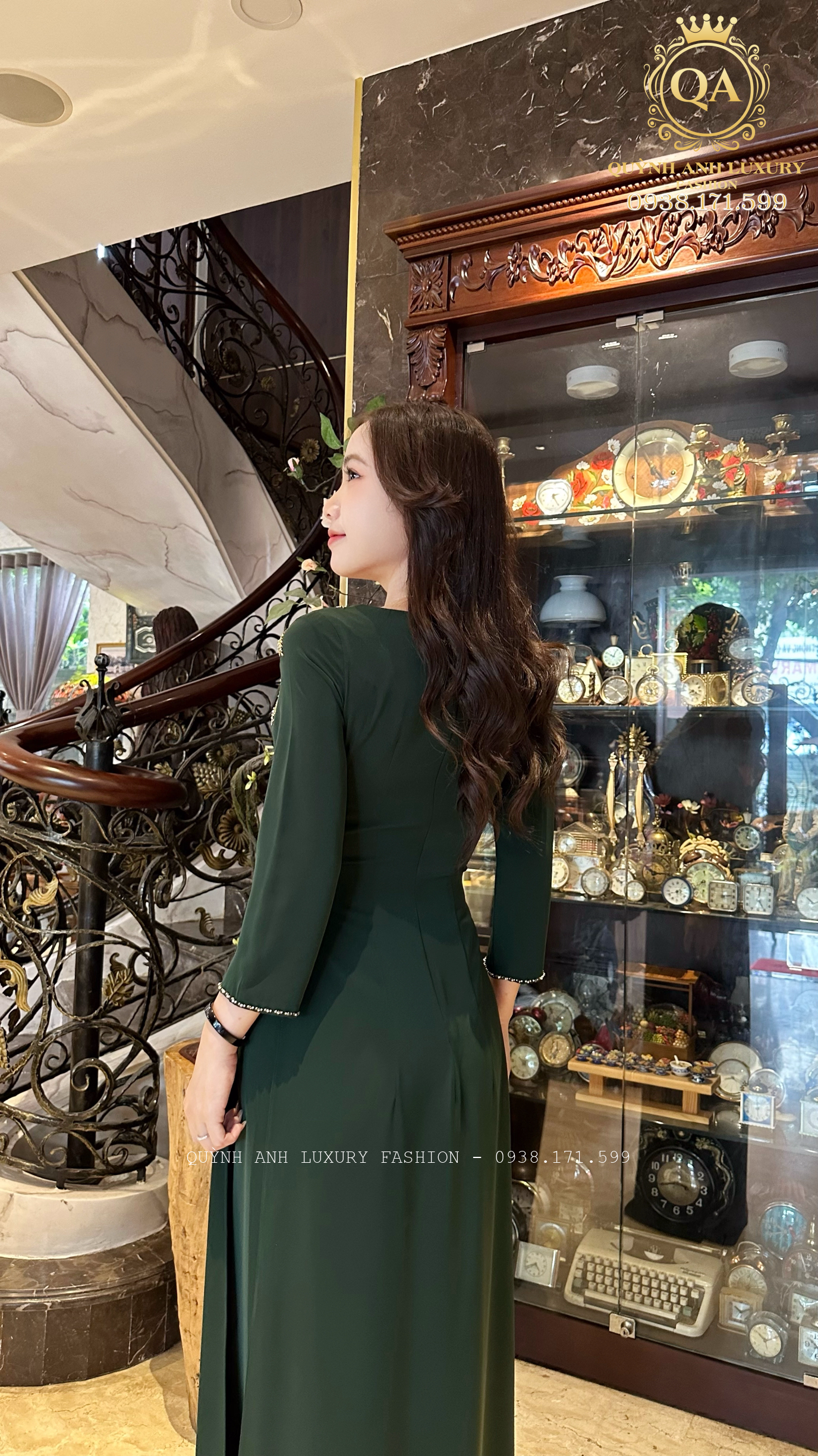 ao-dai-truyen-thong-dinh-da-pha-le-kieu-hoa-sen-mau-xanh-reu-uri-dress-4