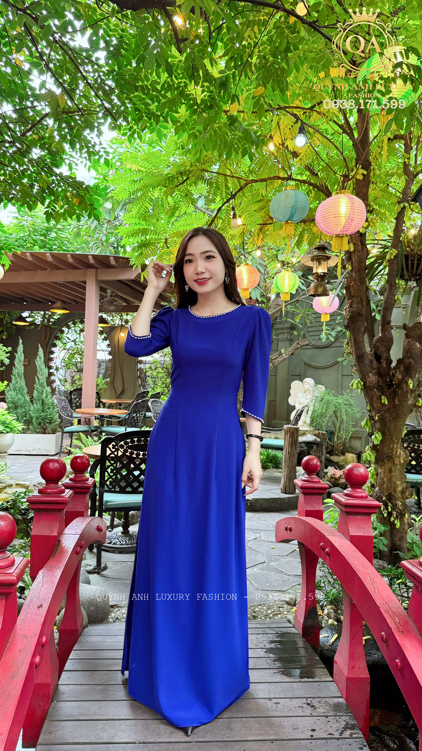 Áo Dài Truyền Thống Lụa Bảo Ngọc Cổ Tròn Kết Ngọc Trai Màu Xanh Coban Una Dress-4