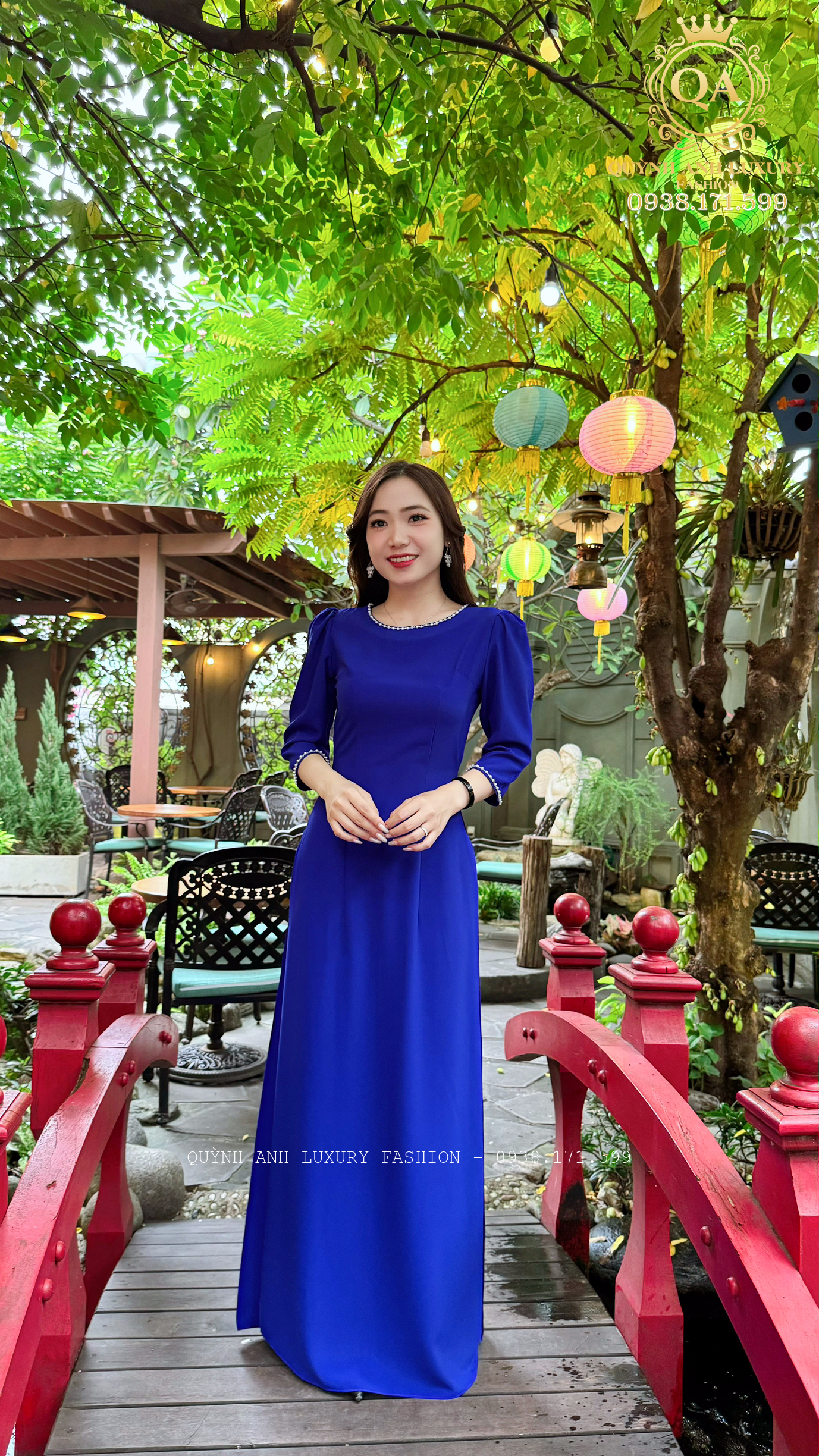 Áo Dài Truyền Thống Lụa Bảo Ngọc Cổ Tròn Kết Ngọc Trai Màu Xanh Coban Una Dress-5