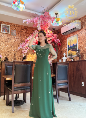 Áo Dài Đính Đá Pha Lê Màu Xanh Lá Sao Mai